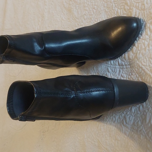 Brash Black Chunky-heeled Booties - Picture 7 of 12